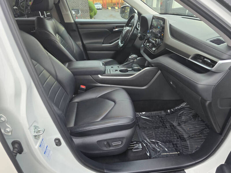 2021 Toyota Highlander Hybrid XLE