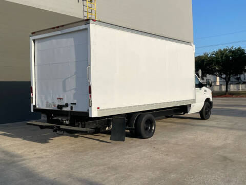 2017 Ford E-Series E-350 SD