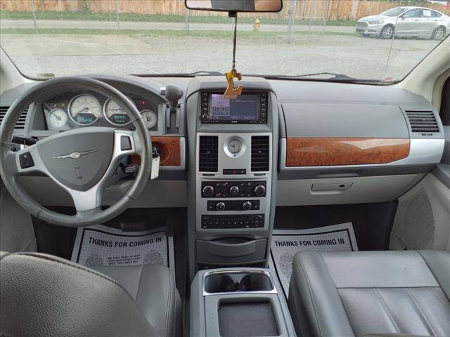 2009 Chrysler Town and Country for sale at Tri State Auto Sales in Cincinnati, OH