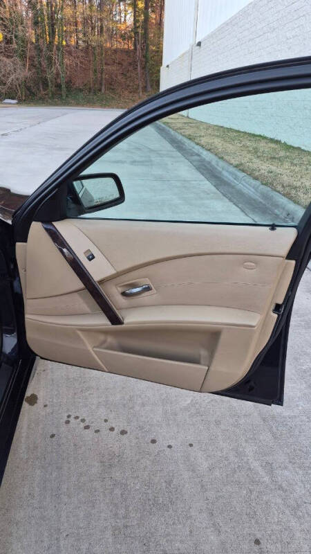 2005 BMW 5 Series 530i