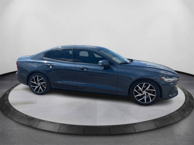 2020 Volvo S60 T5 Momentum
