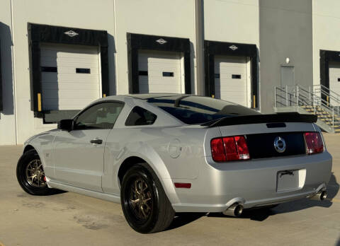 2005 Ford Mustang GT Premium