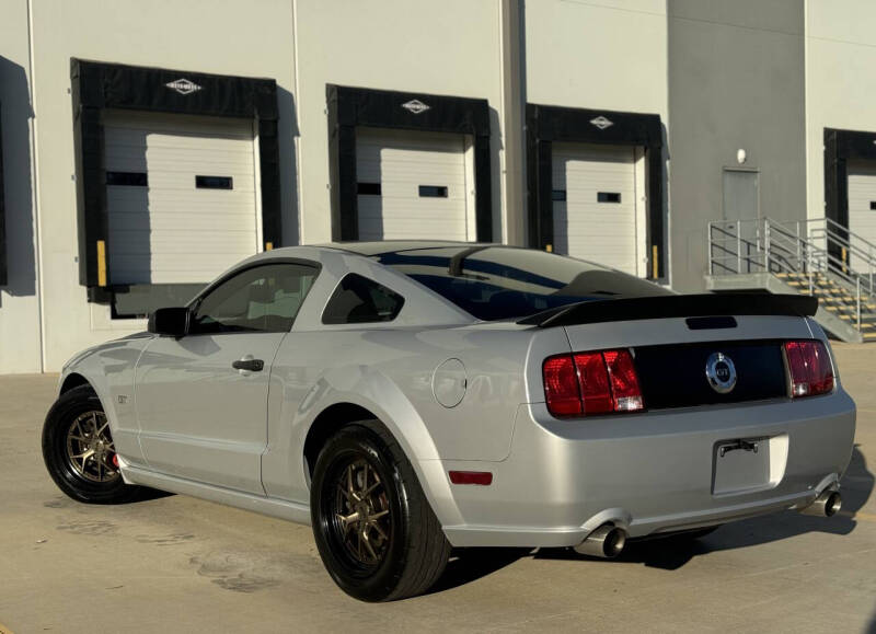 2005 Ford Mustang GT Premium