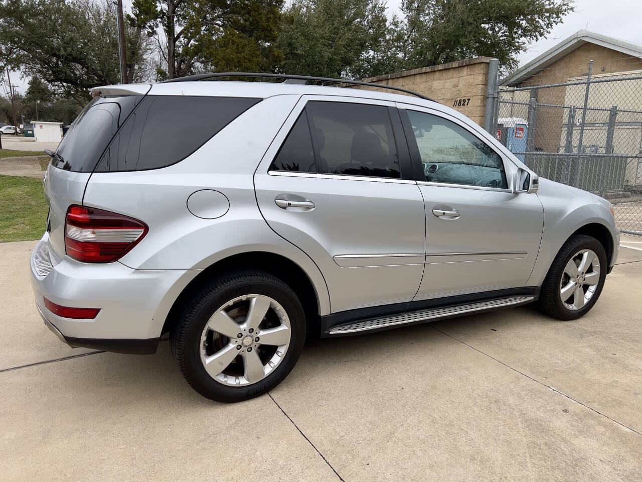 Used Car 2011 Mercedes-benz M-class  Ml 350 4dr Suv For Sale Under $10,000 In Austin, Texas