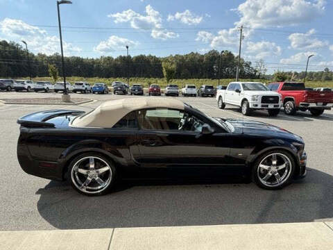 2005 Ford Mustang GT Deluxe