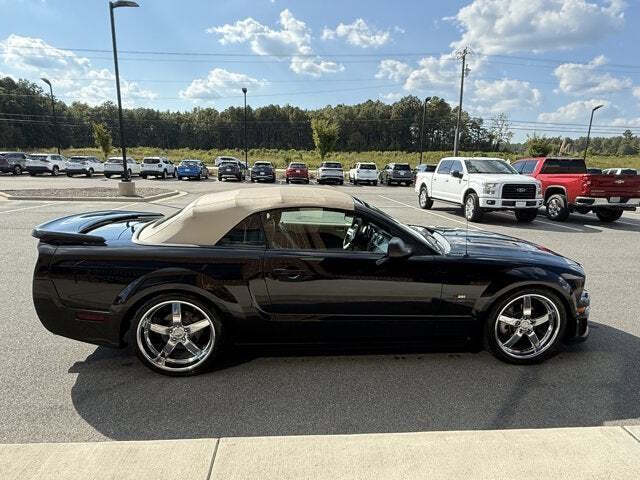 2005 Ford Mustang GT Deluxe