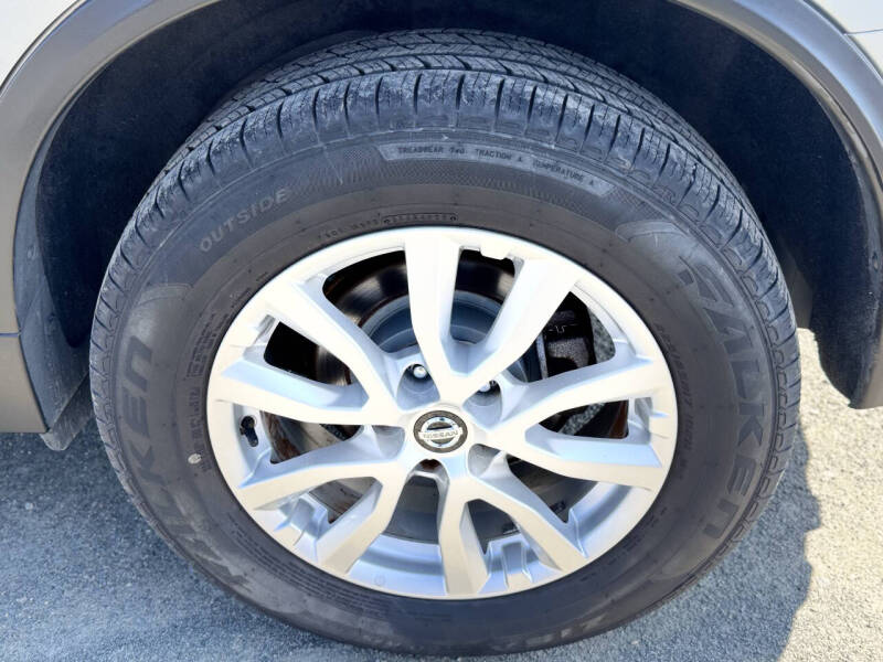 2017 Nissan Rogue SV