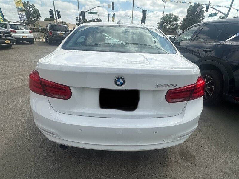 2018 BMW 3 Series 320i