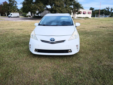 2014 Toyota Prius v Five
