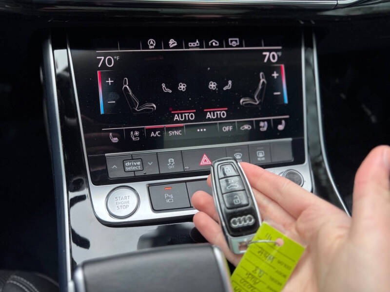 2020 Audi Q8 quattro Premium Plus 55 TFSI