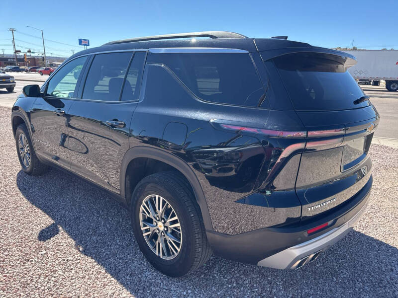 2024 Chevrolet Traverse LT