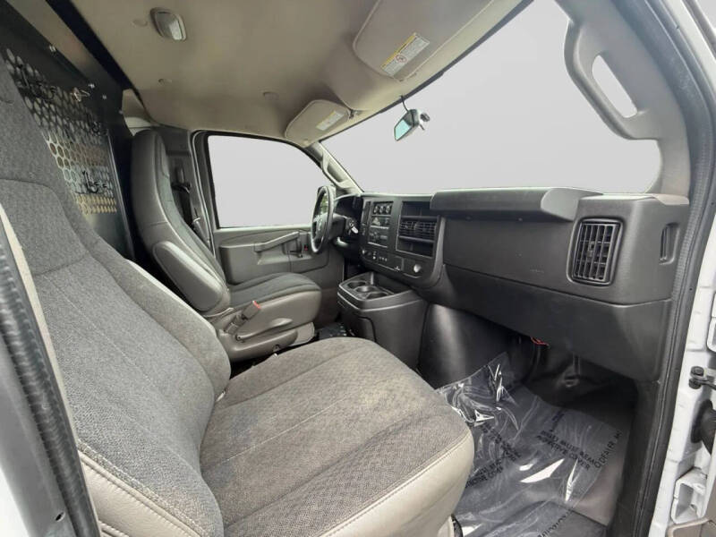 2022 GMC Savana 2500