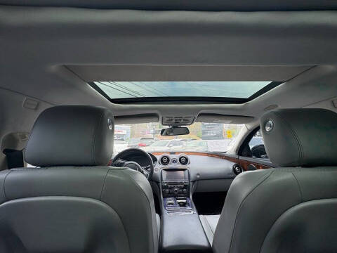 2011 Jaguar XJ