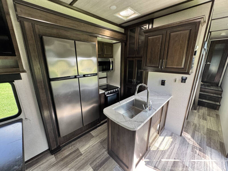 2021 Dutchmen Voltage