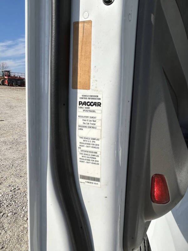 2019 Peterbilt 567 Road Tractor