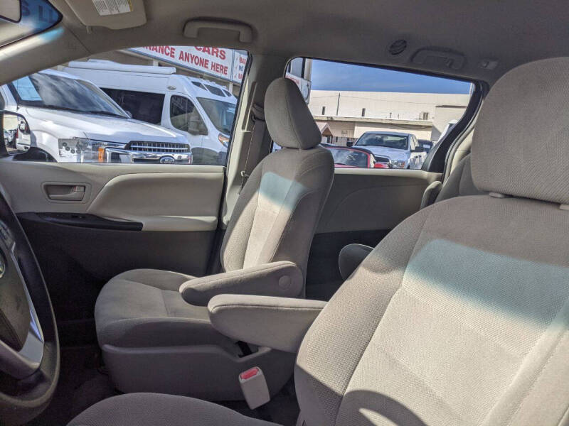 2017 Toyota Sienna L 7-Passenger