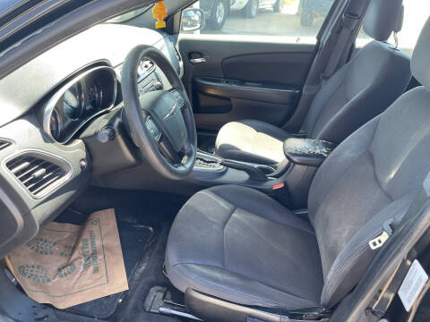 2014 Chrysler 200 LX