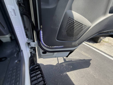 2017 Isuzu NPR-HD