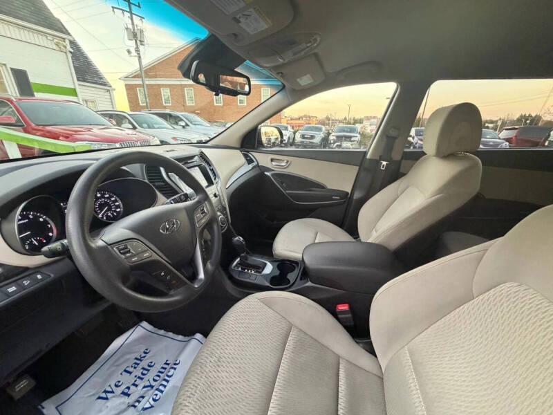 2017 Hyundai Santa Fe SE