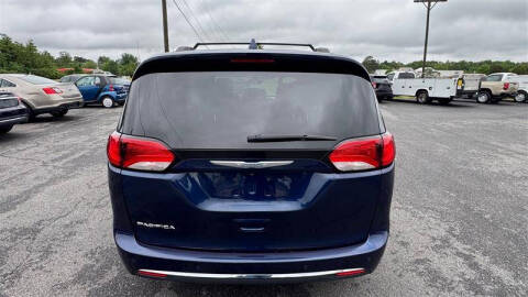 2017 Chrysler Pacifica Touring-L Plus