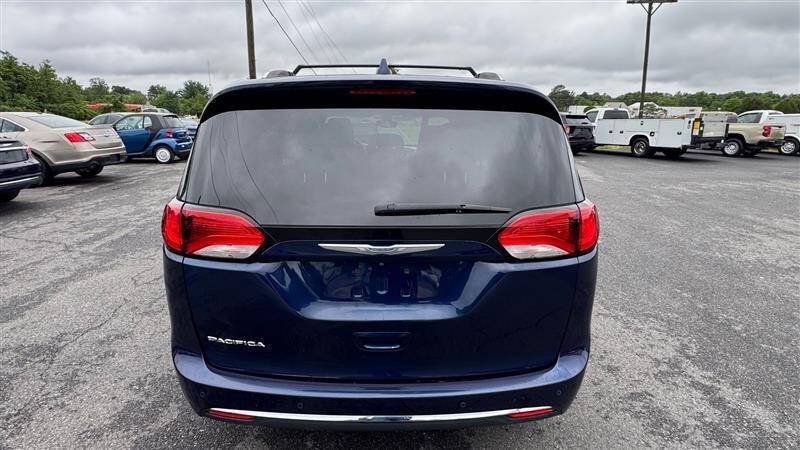 2017 Chrysler Pacifica Touring-L Plus