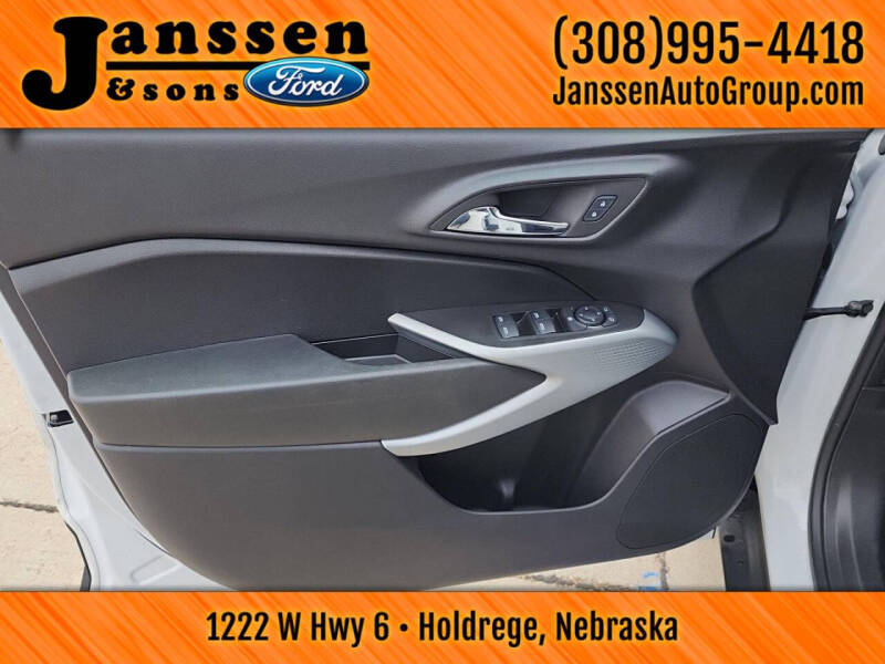 2025 Chevrolet Trax LS
