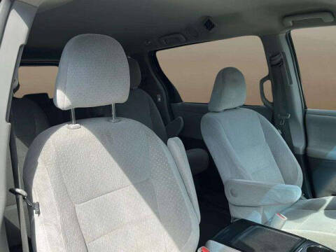 2015 Toyota Sienna LE 8-Passenger