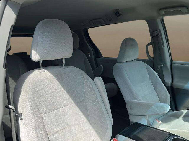 2015 Toyota Sienna LE 8-Passenger