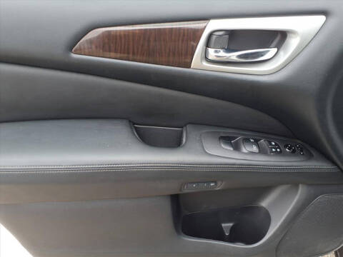 2016 Nissan Pathfinder SL