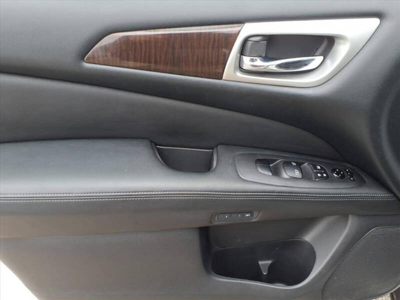 2016 Nissan Pathfinder SL