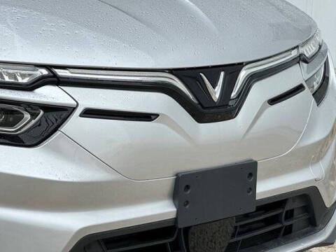 2025 VinFast VF8 Plus