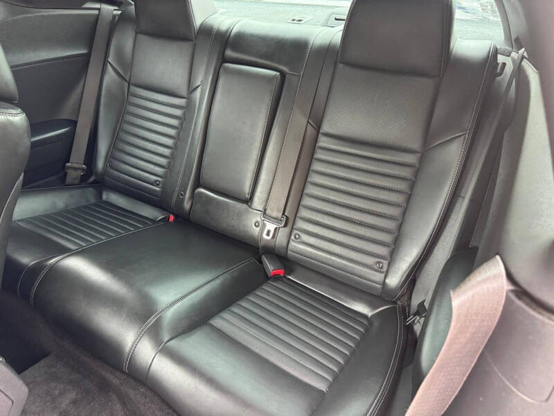 2014 Dodge Challenger SXT Plus