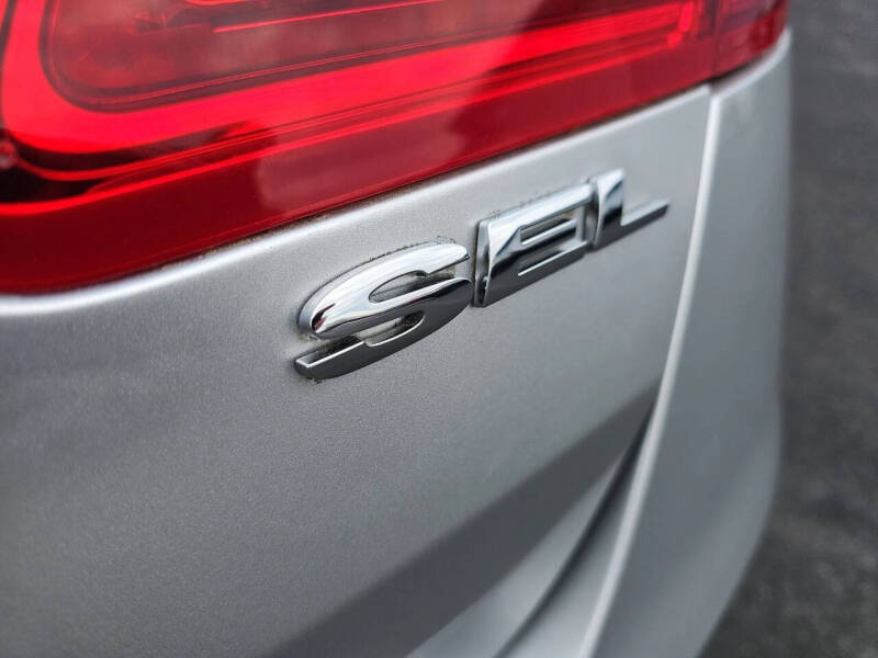 2017 Ford Taurus SEL