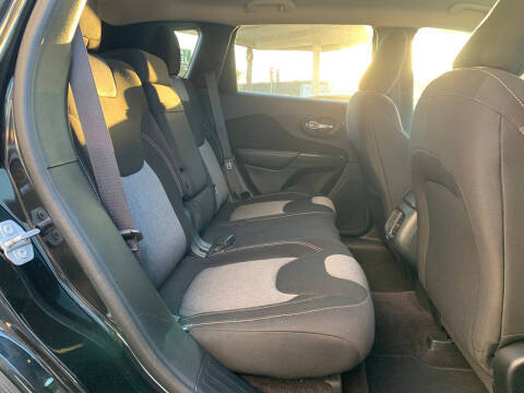 2016 Jeep Cherokee Sport