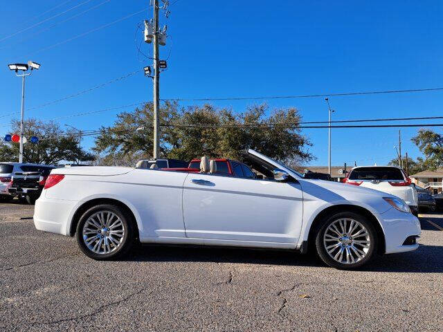 2013 Chrysler 200 Limited