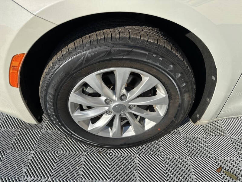 2017 Chrysler Pacifica Touring