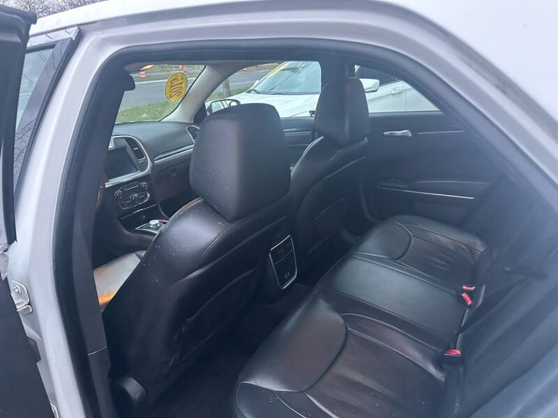 2015 Chrysler 300 Limited