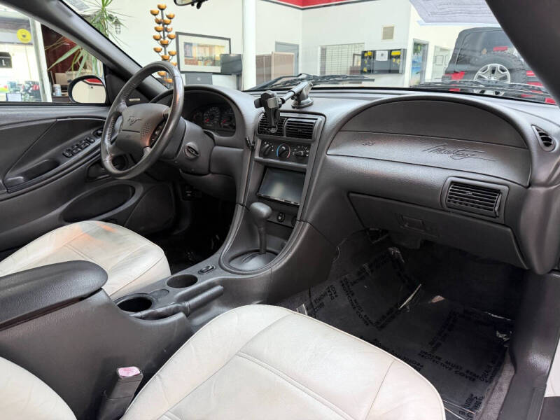 2003 Ford Mustang