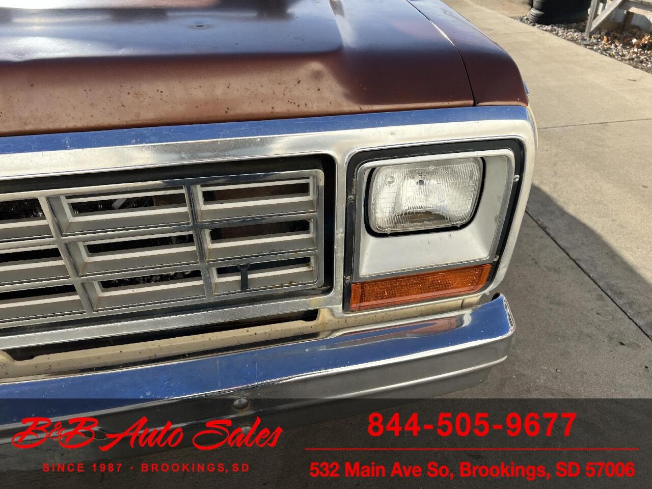 1984 Dodge W150 39