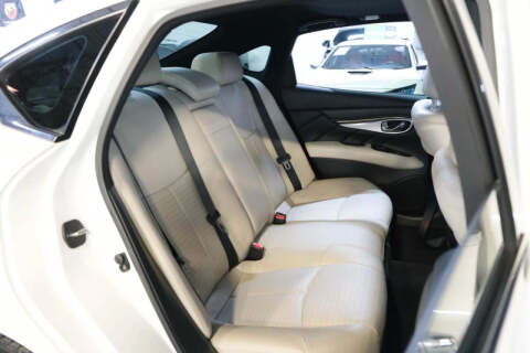 2015 Infiniti Q70 3.7