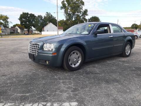 2005 Chrysler 300 for sale at DRIVE-RITE in Saint Charles MO