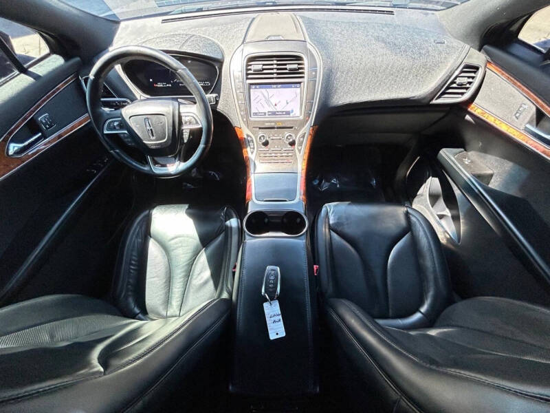 2019 Lincoln Nautilus Select
