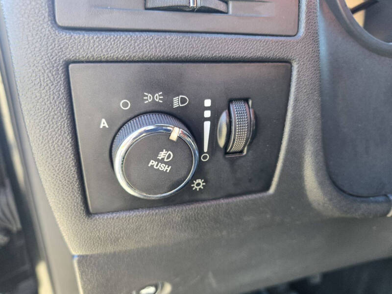 2013 Dodge Challenger SXT Plus