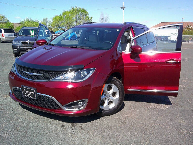 2017 Chrysler Pacifica Touring-L Plus