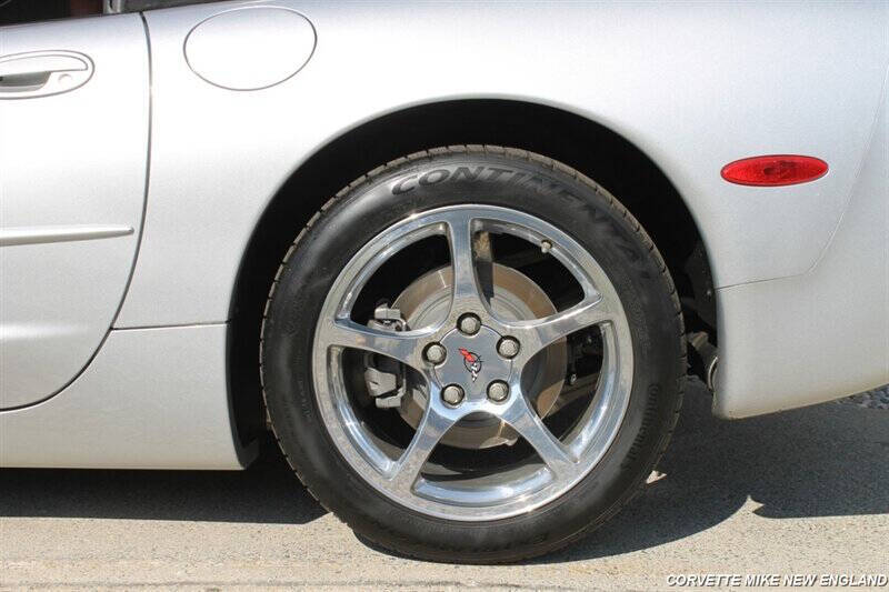 2001 Chevrolet Corvette 28