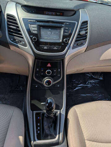 2014 Hyundai Elantra SE