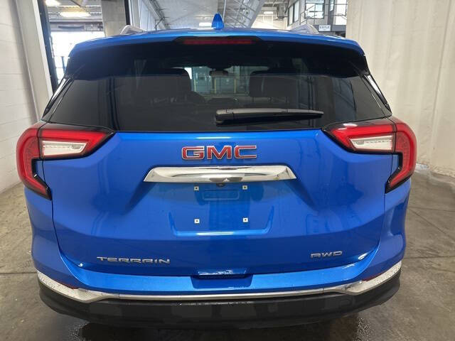 2024 GMC Terrain SLT