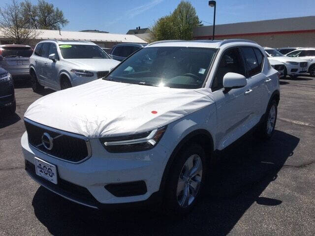 2020 Volvo XC40 T5 Momentum