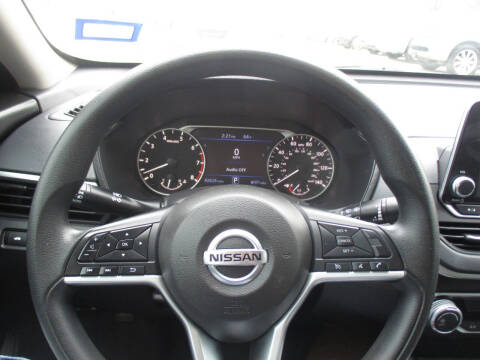 2019 Nissan Versa S Plus