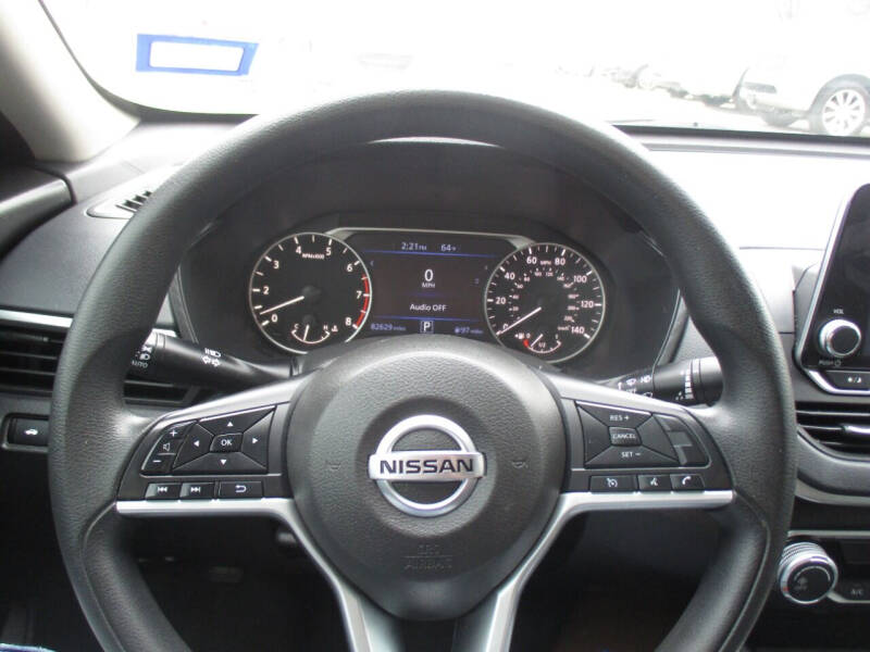 2019 Nissan Versa S Plus